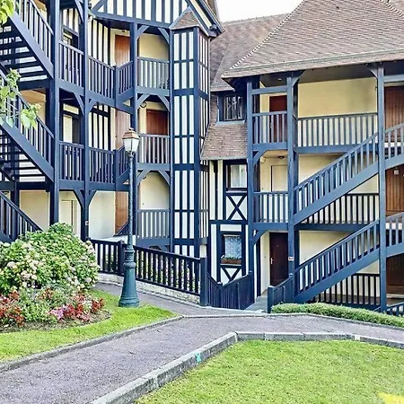 Le Petit Yearling - Classe 3 Etoiles - Espace Bien-etre & Jardin Deauville