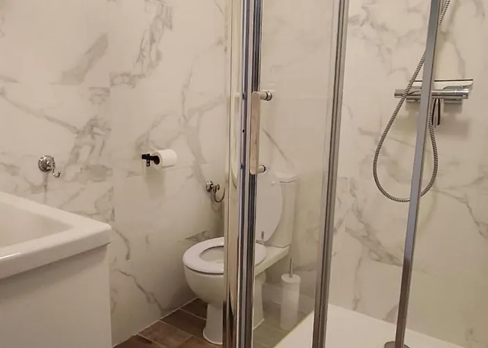 Le Petit Yearling - Classe 3 Etoiles - Espace Bien-etre & Jardin